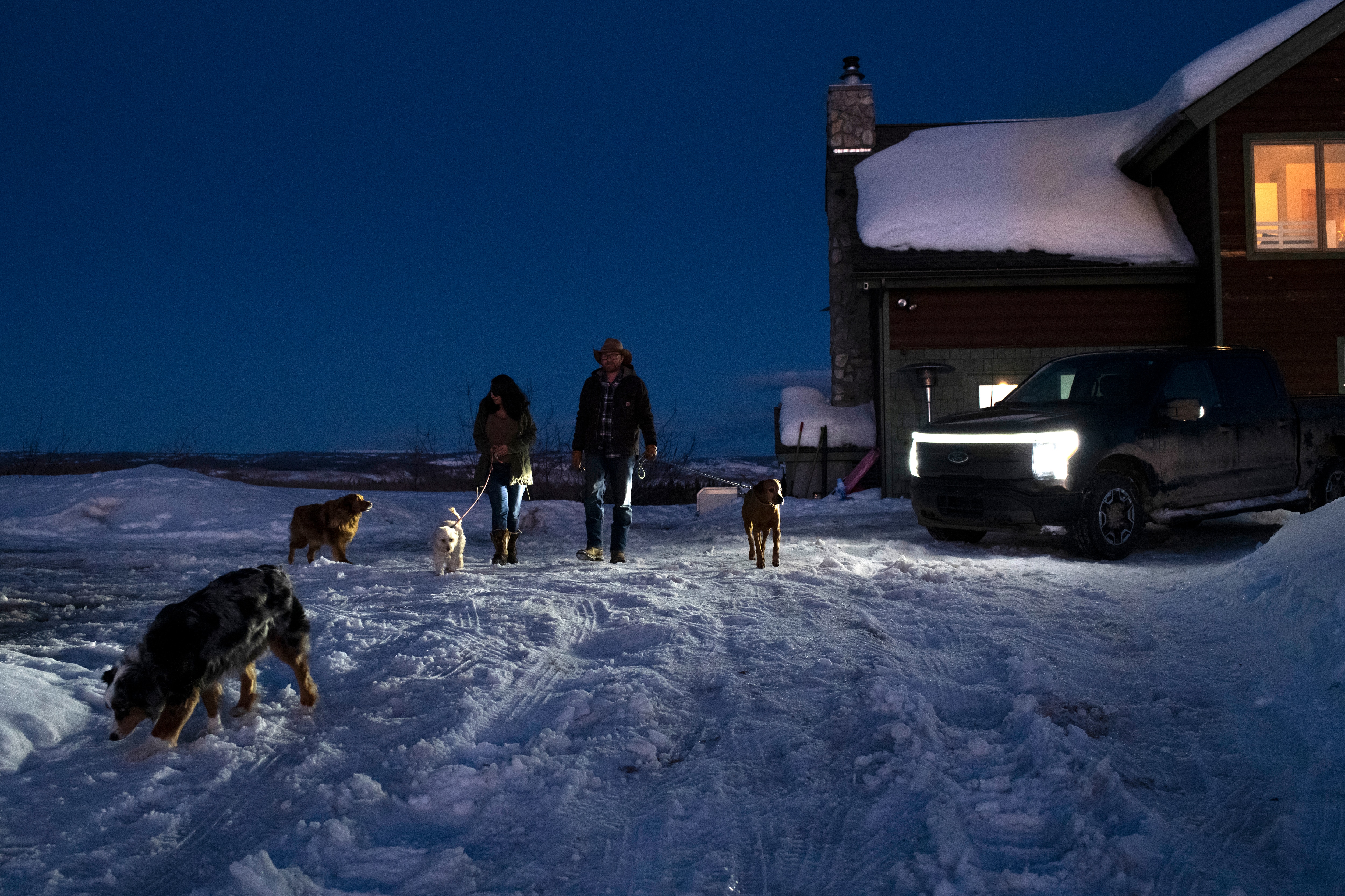 Ford experts put together some tips to help you best prepare your electric vehicle and maximize its range and performance in the cold. 